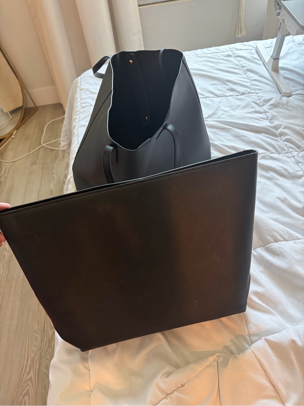 Saint Laurent Black Leather Tote with Gold Logo - Picture 6 of 6